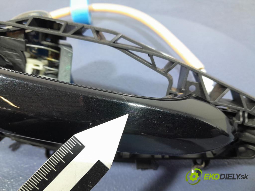 Bmw M5 2019 rukoväť zad Prava: 7401206