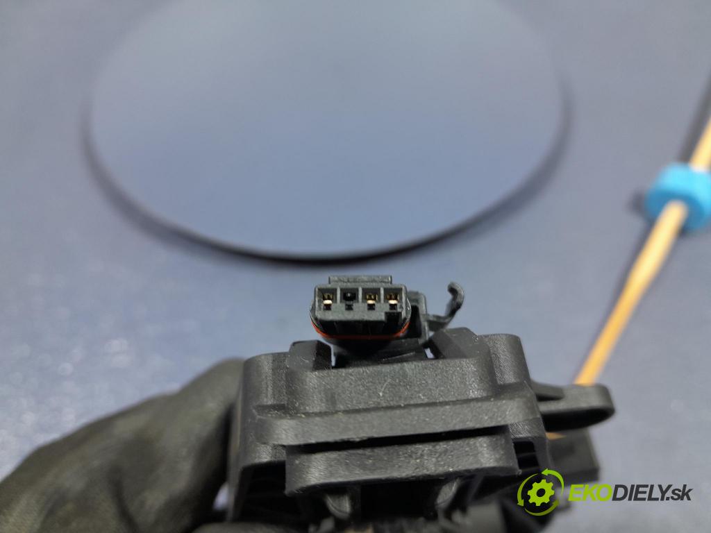 Bmw M5 2019 rukoväť zad Prava: 7401206