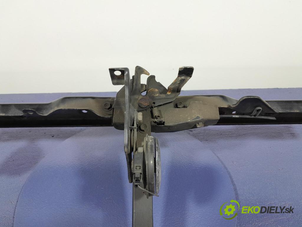 Toyota Prius 2007 výstuha Predné: / pas predný