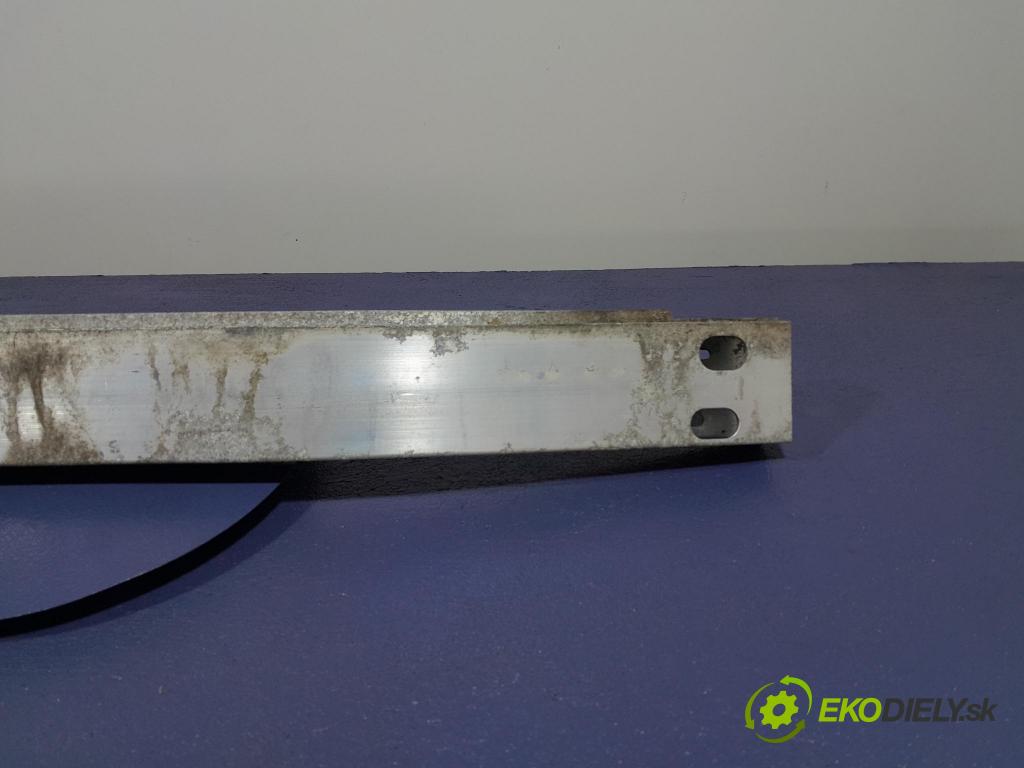 Toyota Prius 2007 výstuha narazník Predné