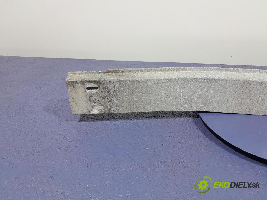 Toyota Prius 2007 výztuha narazník před 