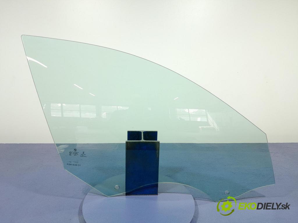 Bmw M5 2019 sklo dvere Predné Prava: