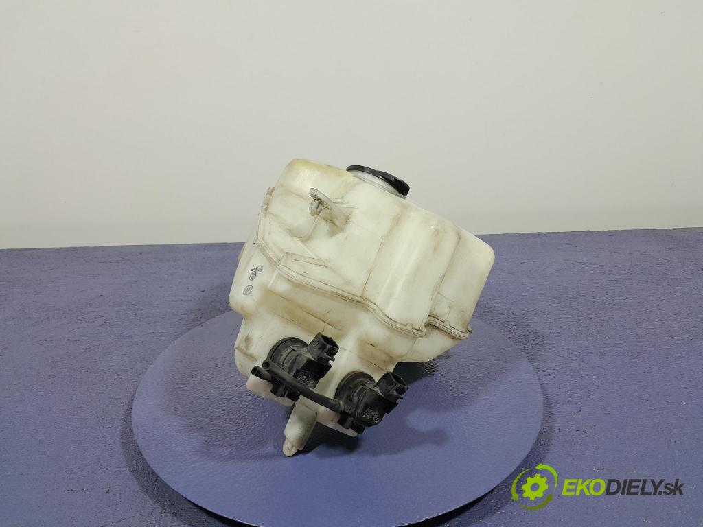 Toyota Prius 2007 nádržka Podložka: 060851-145