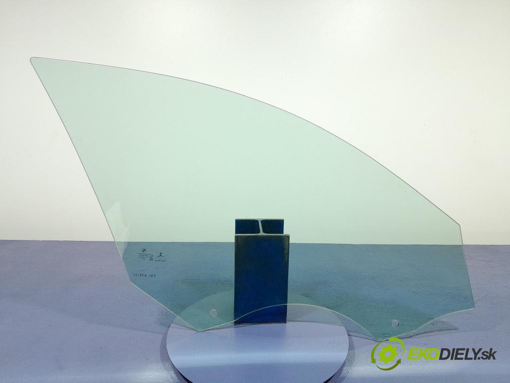 Bmw M5 2019 sklo dveře před levá 