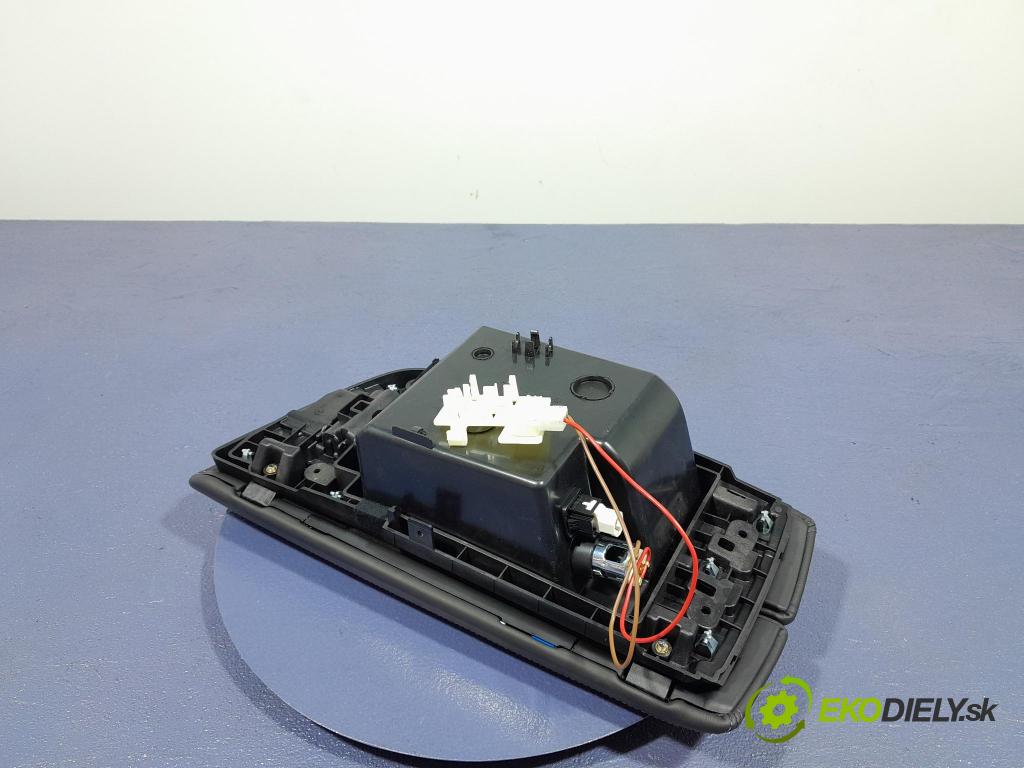 Bmw M5 2019 operadlo 9330670