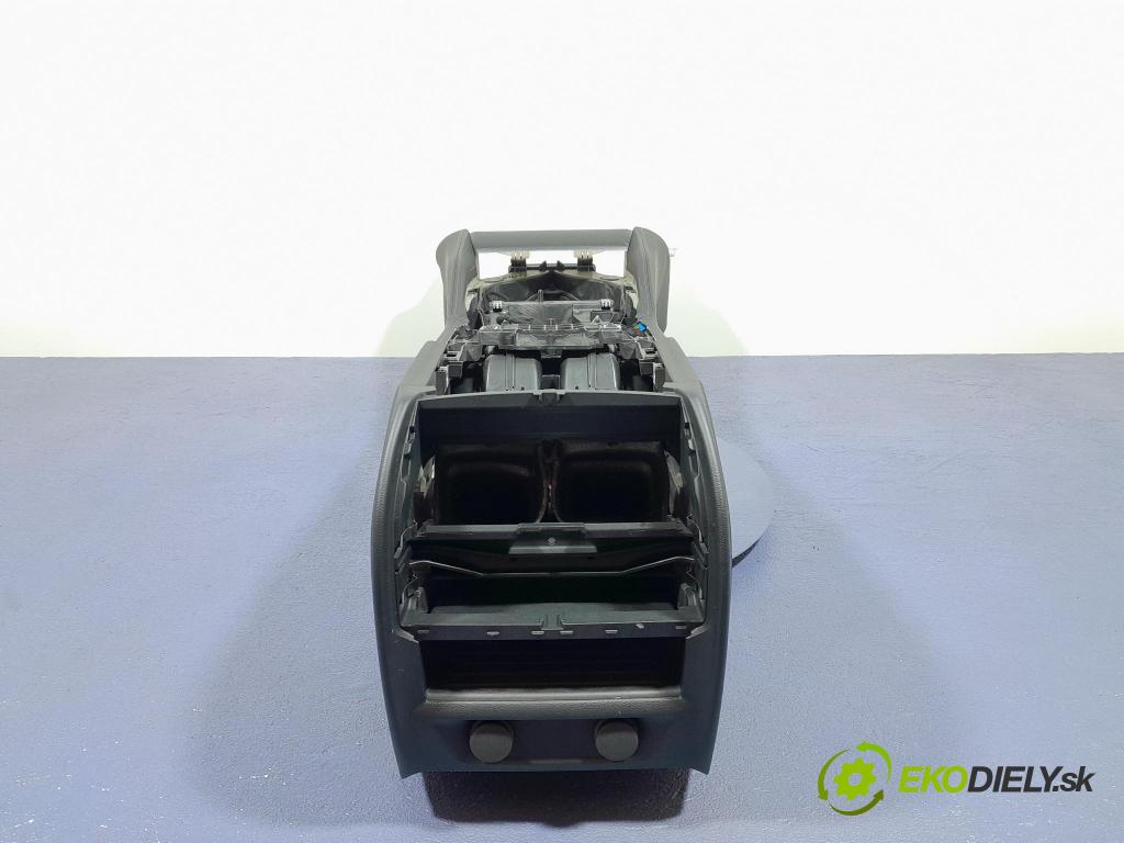 Bmw M5 2019 tunel Stredný: