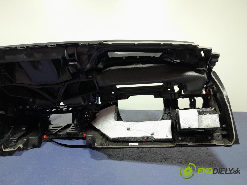 Bmw M5 2019 kokpit,pristrojová doska