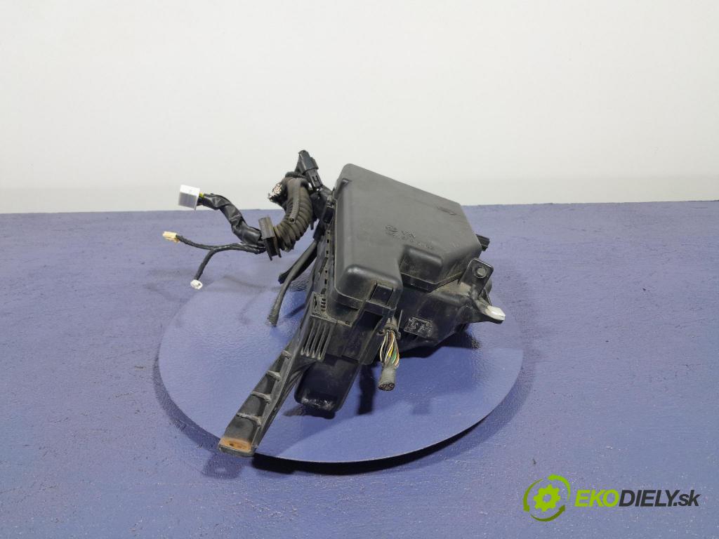 Toyota Prius 2007 skříňka Pojistky