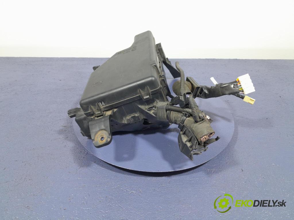 Toyota Prius 2007 skříňka Pojistky