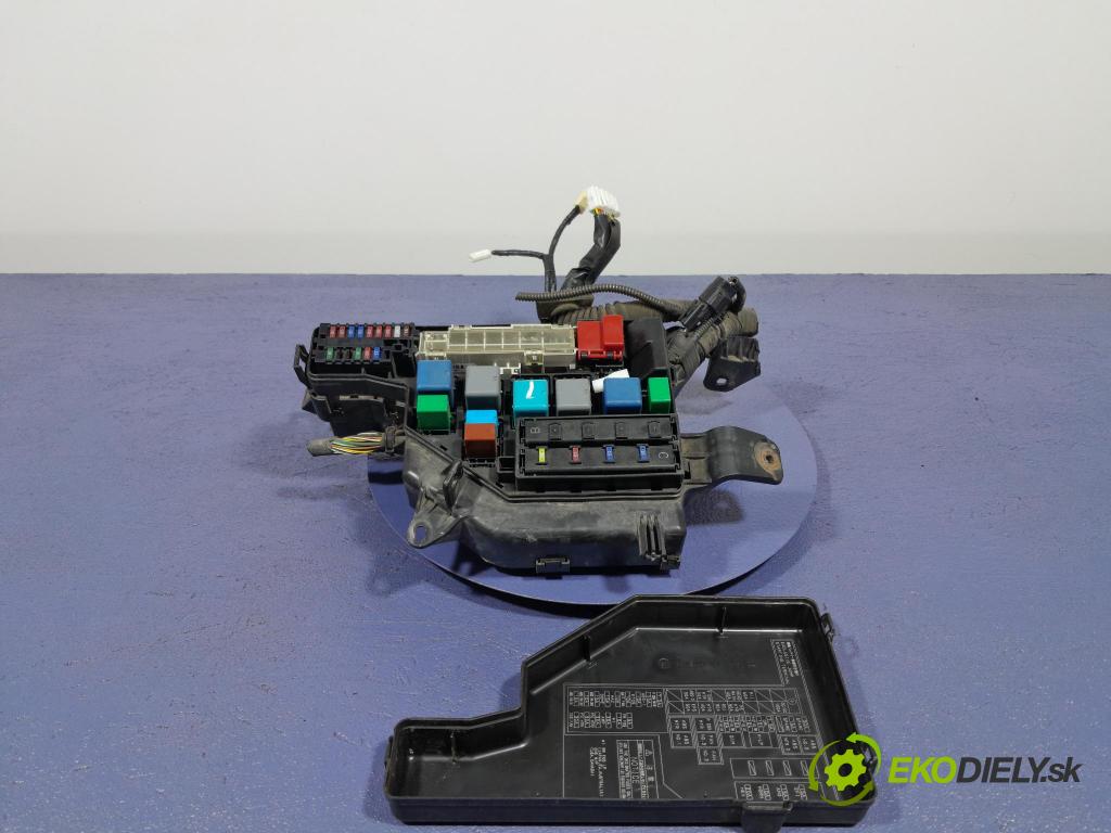 Toyota Prius 2007 skříňka Pojistky 