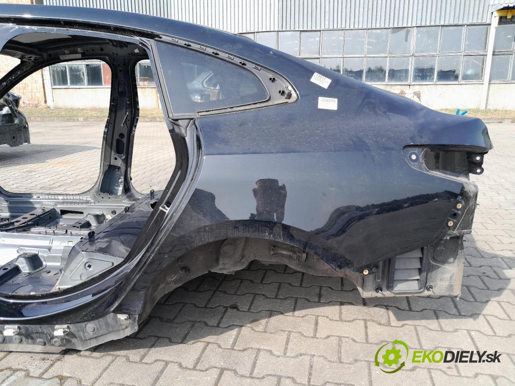 Bmw Seria 2 2021 blatník zad Vľavo: