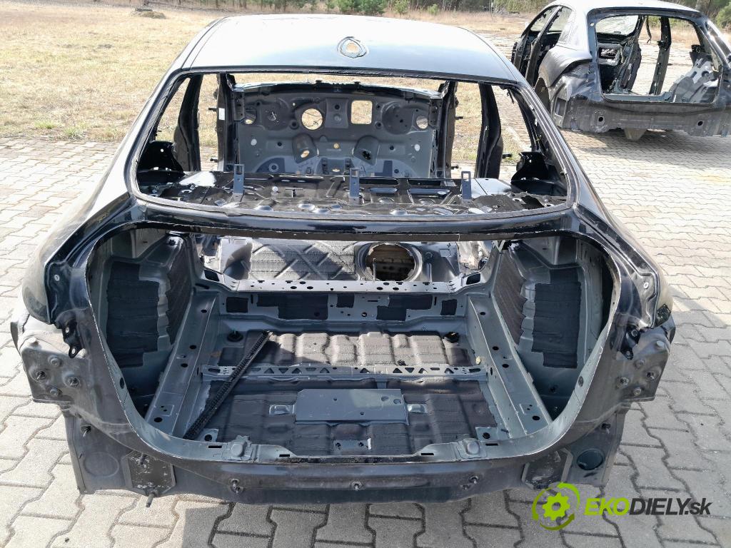 Bmw Seria 2 2021 blatník zad Vľavo: 