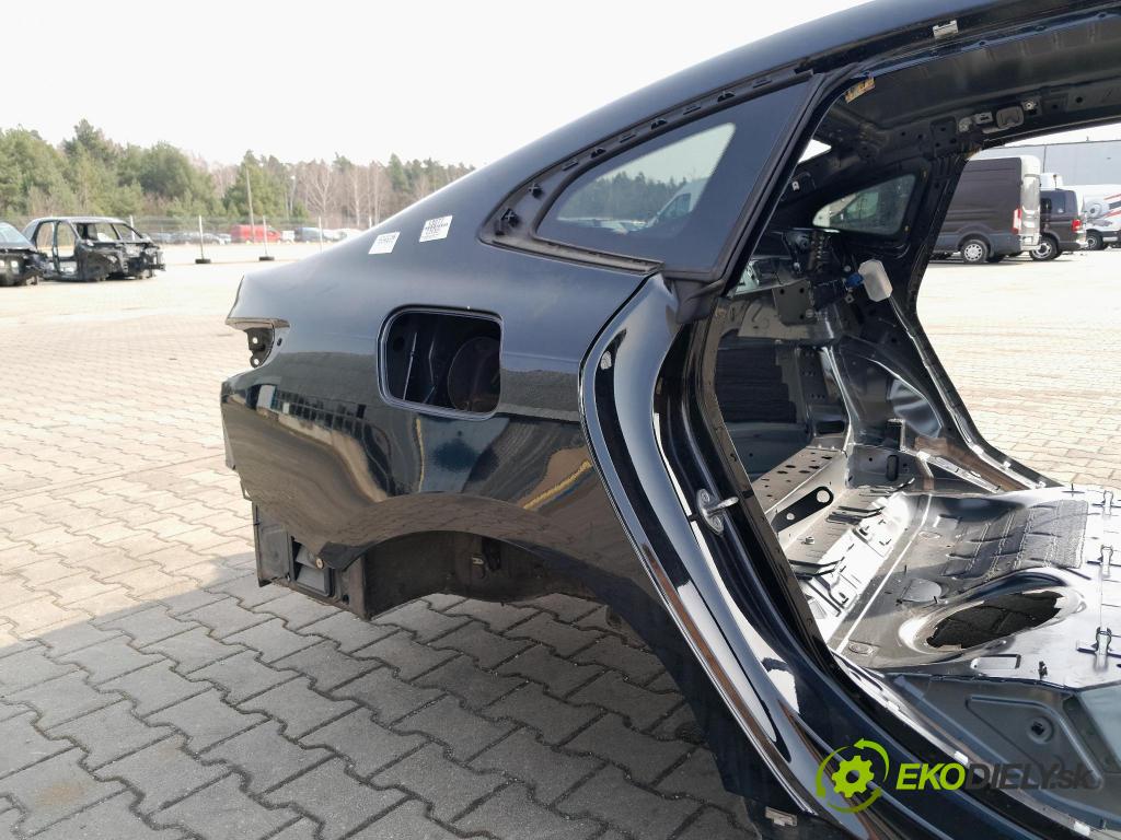 Bmw Seria 2 2021 blatník zad v pravo: