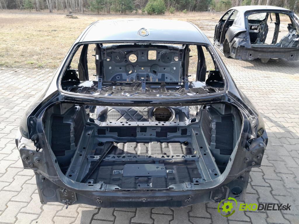 Bmw Seria 2 2021 blatník zad v pravo: 