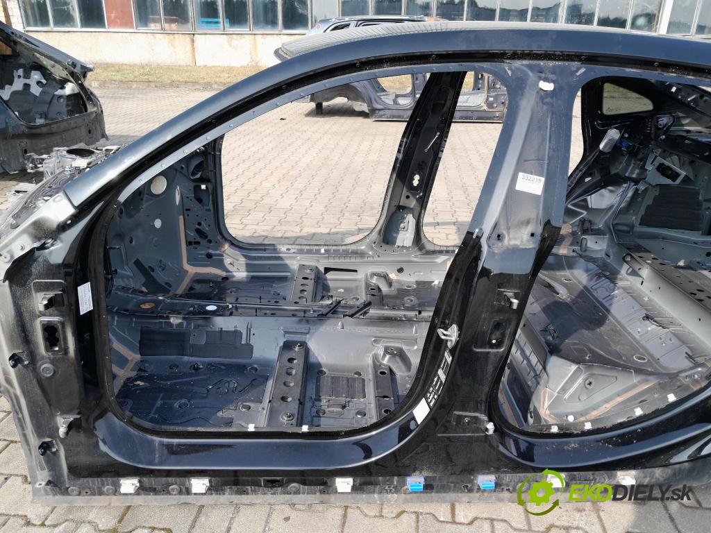 Bmw Seria 2 2021 Práh: Vľavo: