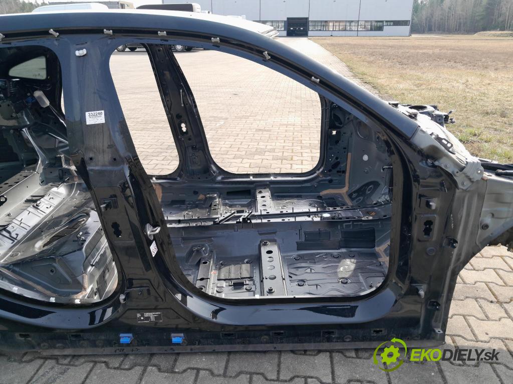 Bmw Seria 2 2021 Práh: v pravo: