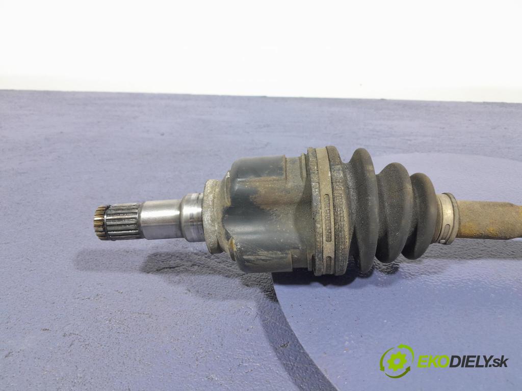 Toyota Prius 2007 poloos ľavá Predné