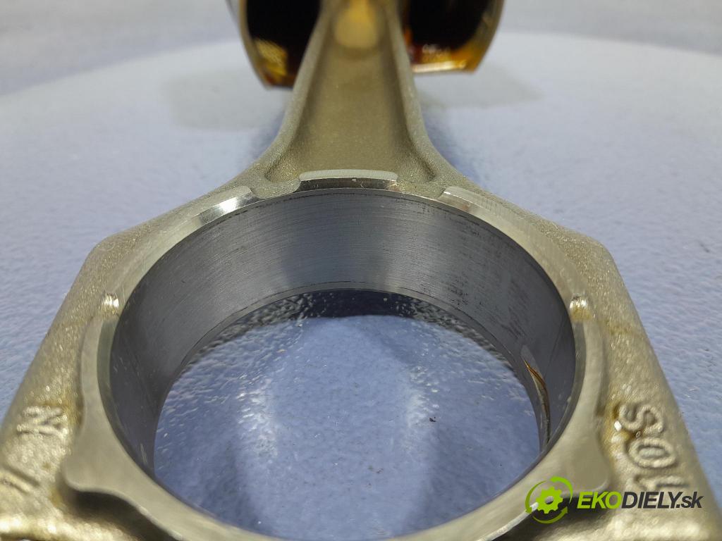 Bmw Seria 2 2021 píst