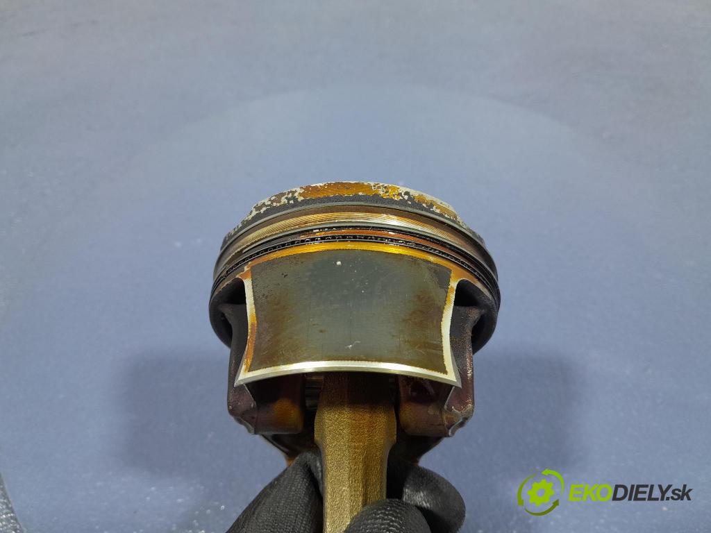 Bmw Seria 2 2021 píst