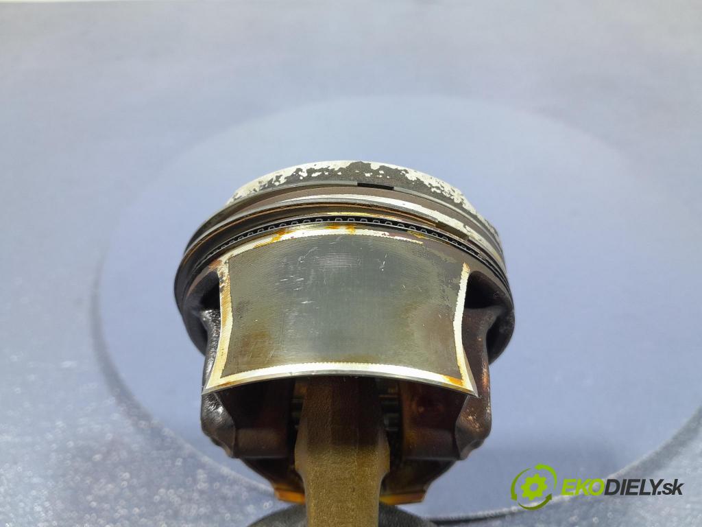 Bmw Seria 2 2021 píst