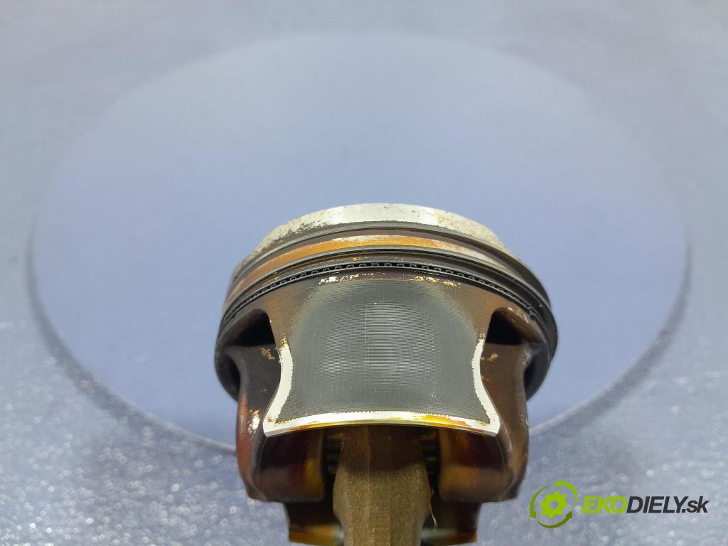 Bmw Seria 2 2021 píst