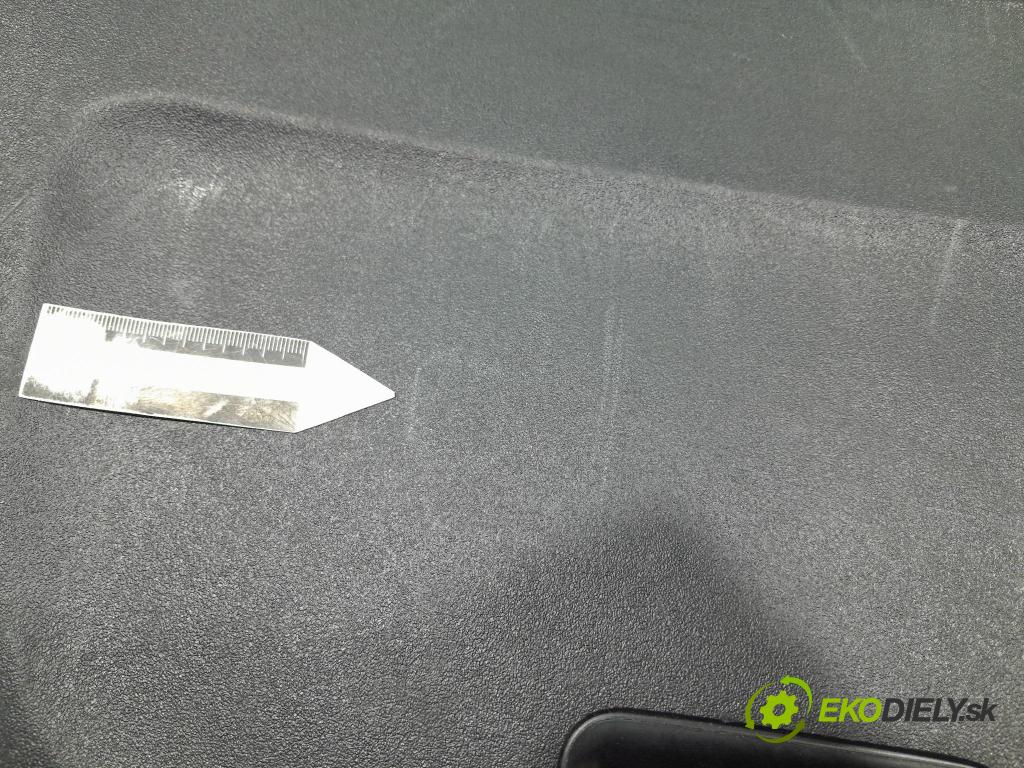 Toyota Prius 2007 zadní dveře kufra: kufr