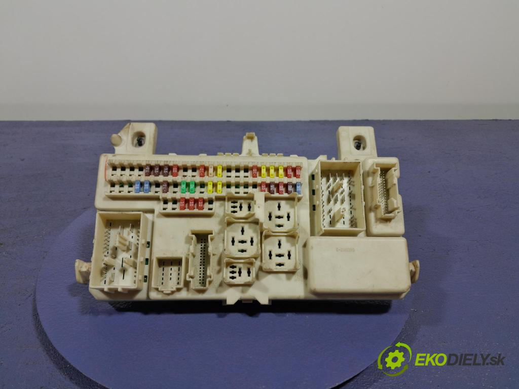 Mazda 3 2007 skrinka Poistky: BR5S66730D