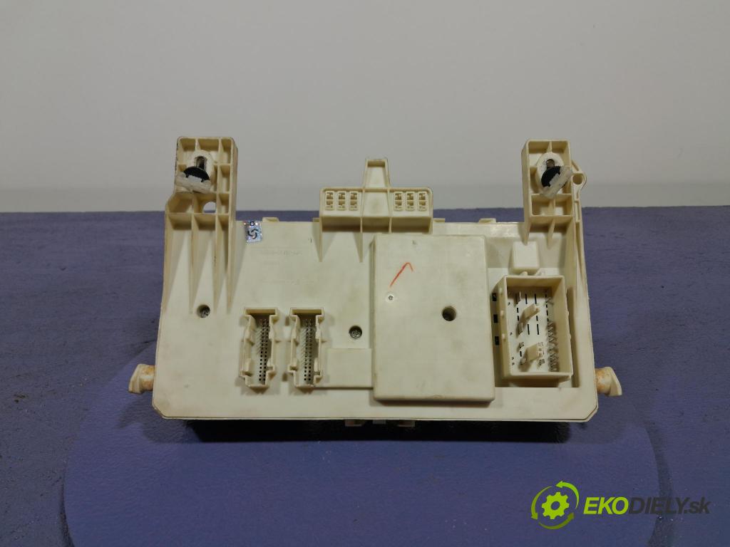 Mazda 3 2007 skrinka Poistky: BR5S66730D