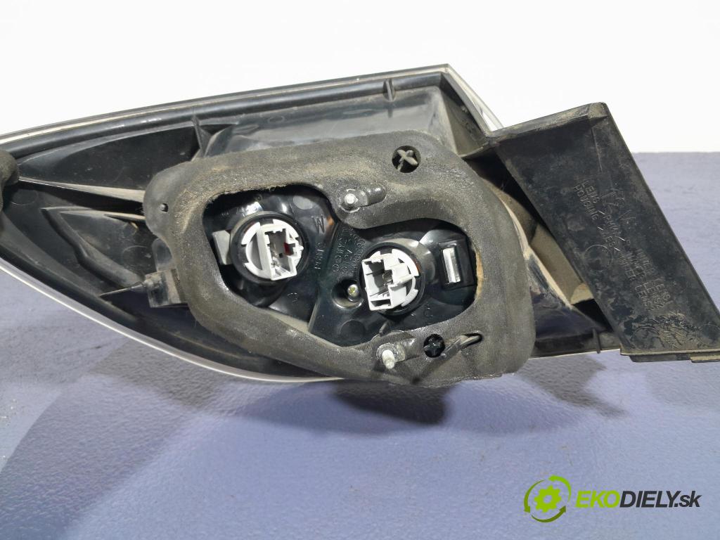Mazda 3 2007 svetlo / reflektor zad Prava: Vonkajsia: