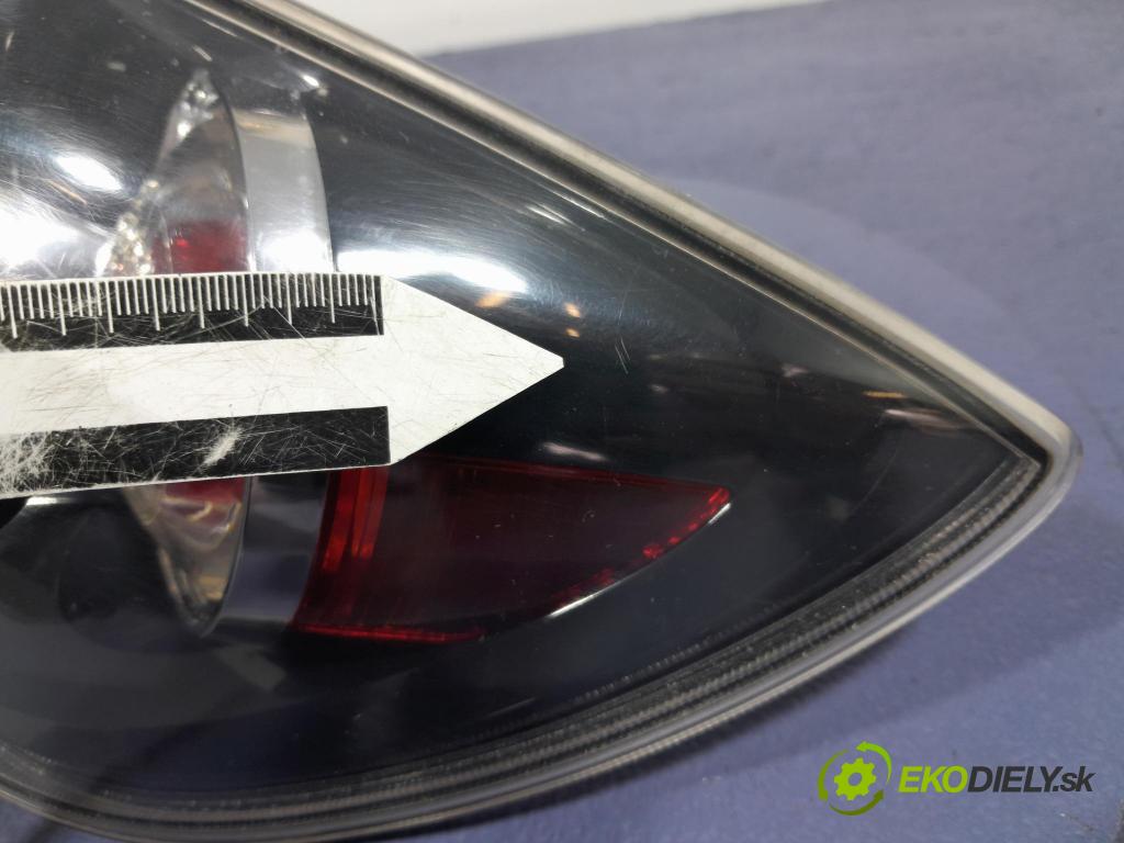 Mazda 3 2007 světlo Zad: Práva: Mimo: 
