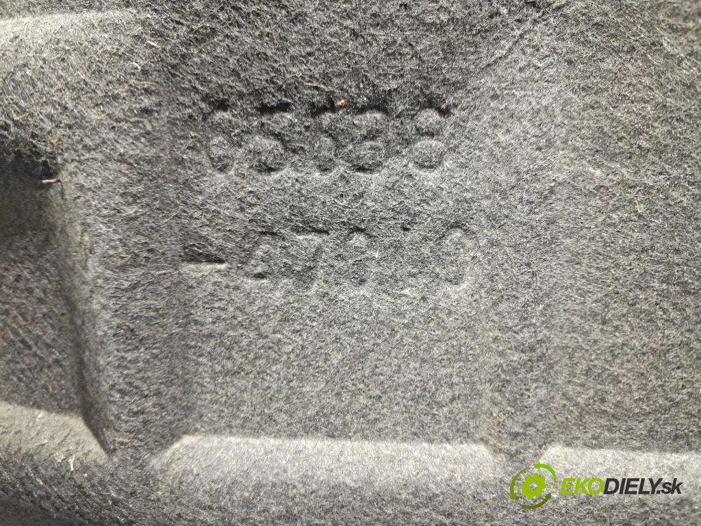 Toyota Prius 2007 blatník: plastický: Zad: 65638-47010