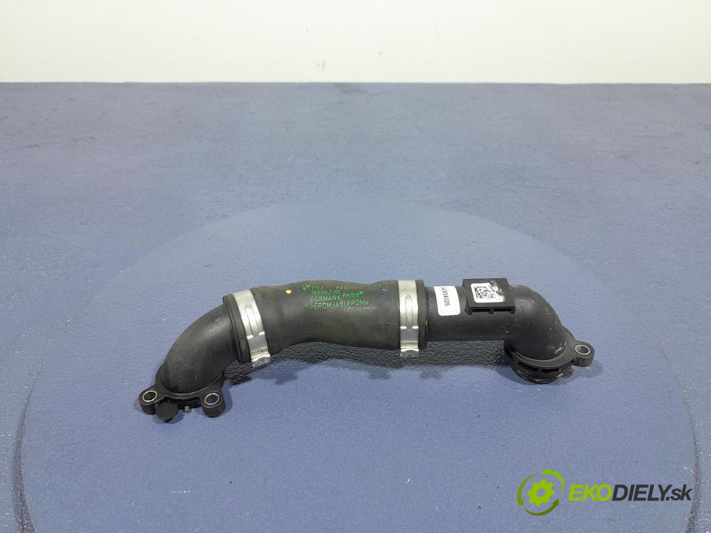 Bmw Seria 2 2021 rúrka Chladič: 8645546
