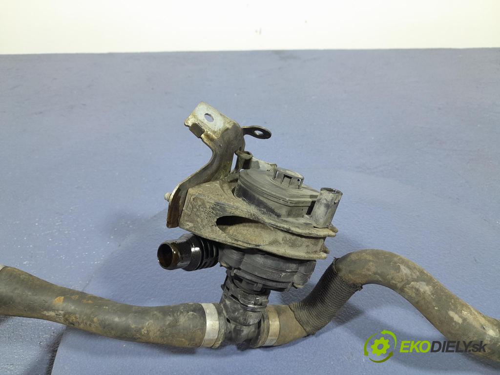 Bmw Seria 2 2021 čerpadlo Voda: 9470972