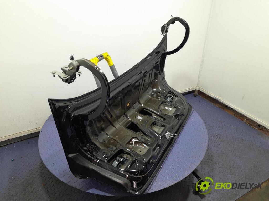 Bmw M5 2019 zadní dveře kufra: kufr 