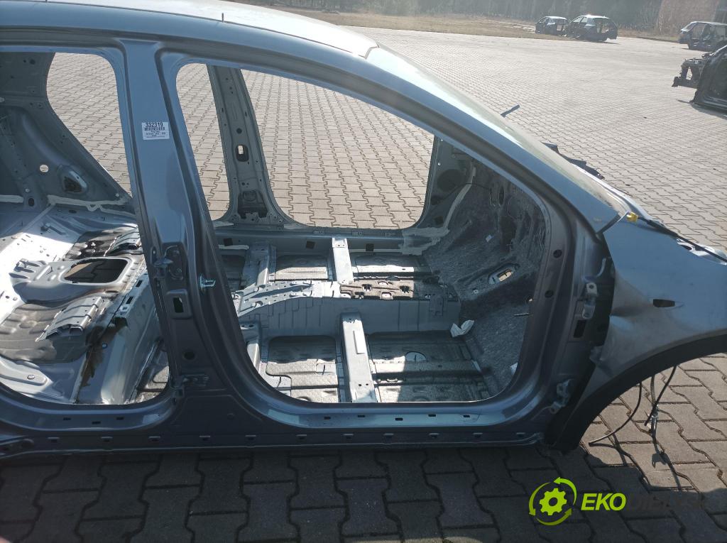 Kia Xceed 2025 Práh: v pravo: 