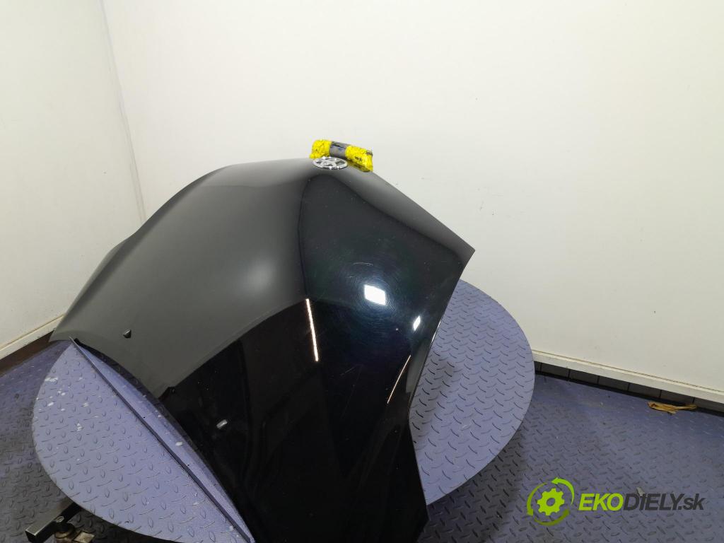 Toyota Prius 2007 kapota přední: