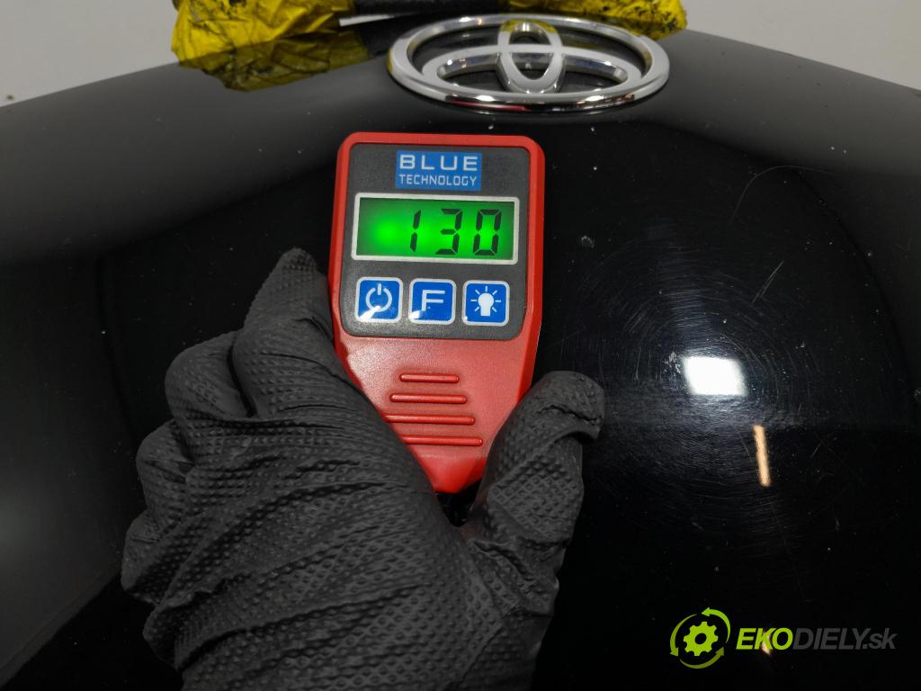 Toyota Prius 2007 kapota přední: