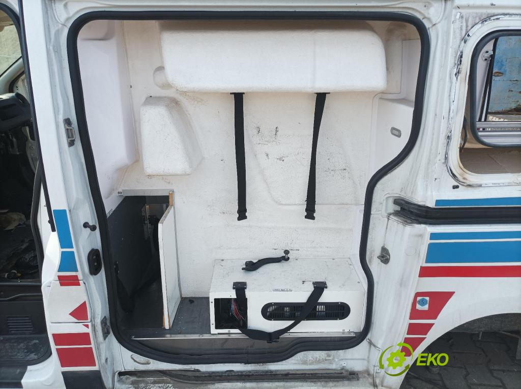 Opel Vivaro 2015 zad 