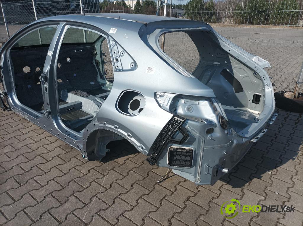 Kia Xceed 0 blatník zad Vľavo: