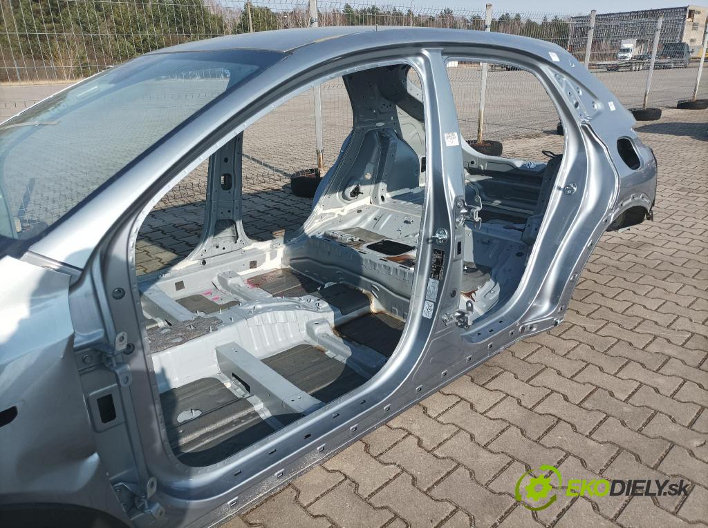 Kia Xceed 0 Práh: Vľavo: 