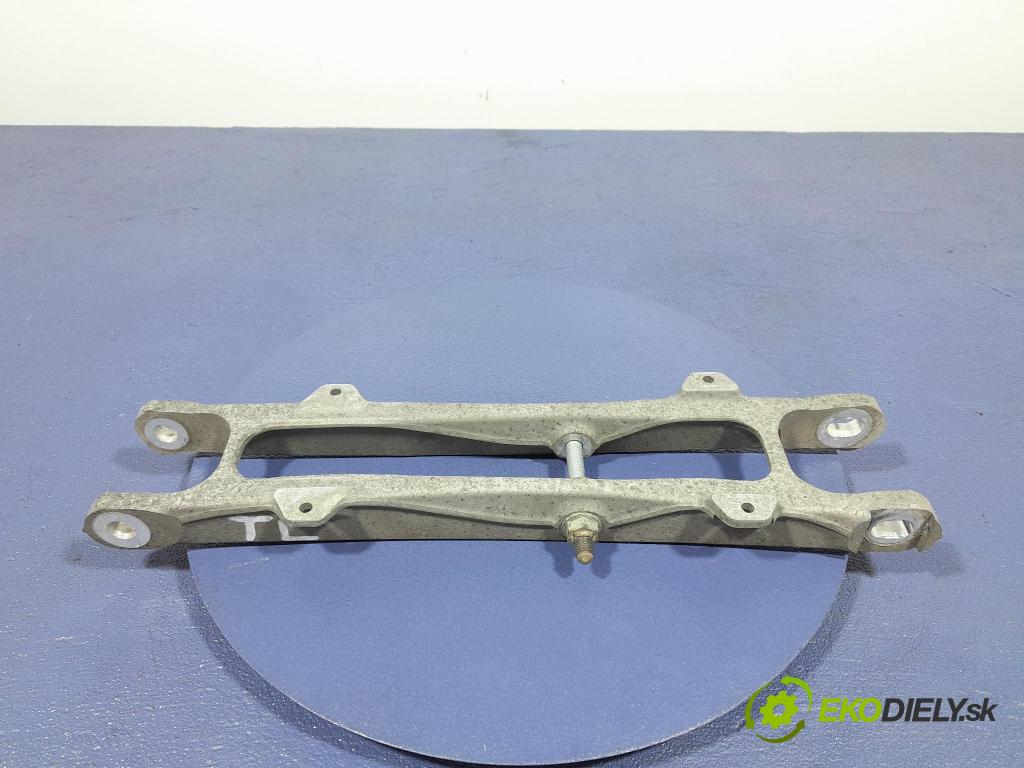 Bmw M5 2019 Zad: Levý: 