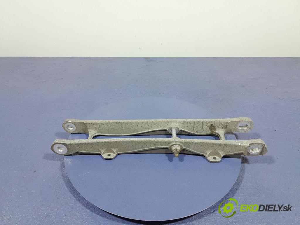 Bmw M5 2019 zad v pravo: