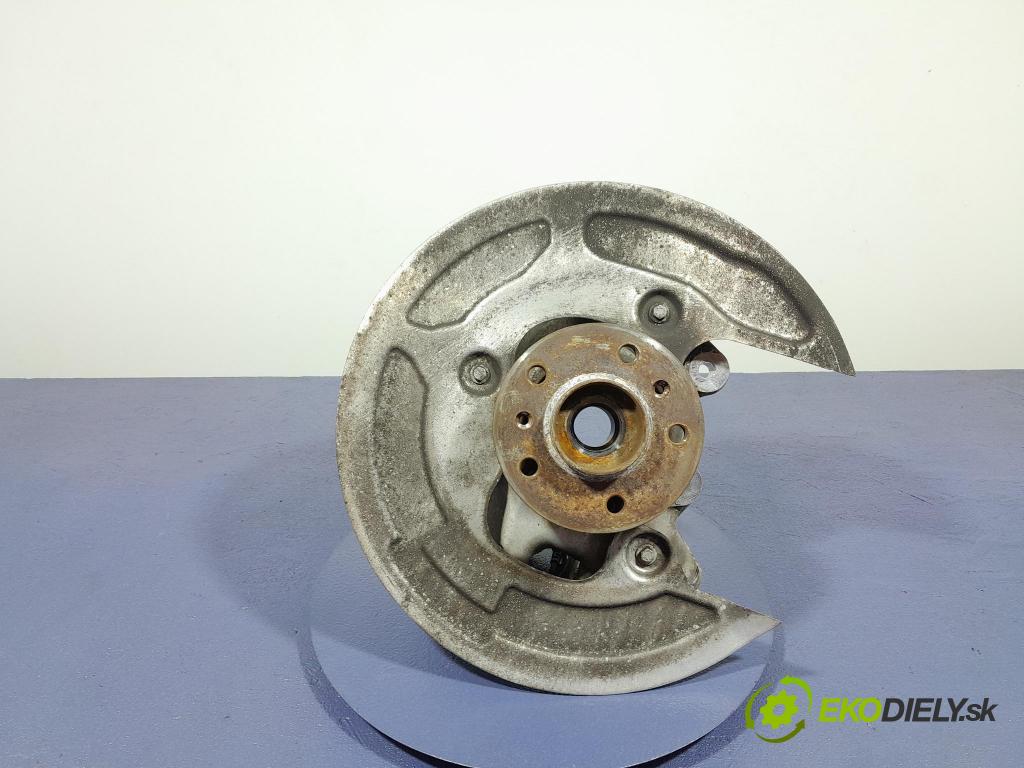 Bmw M5 2019 náboj ľavá 7857067