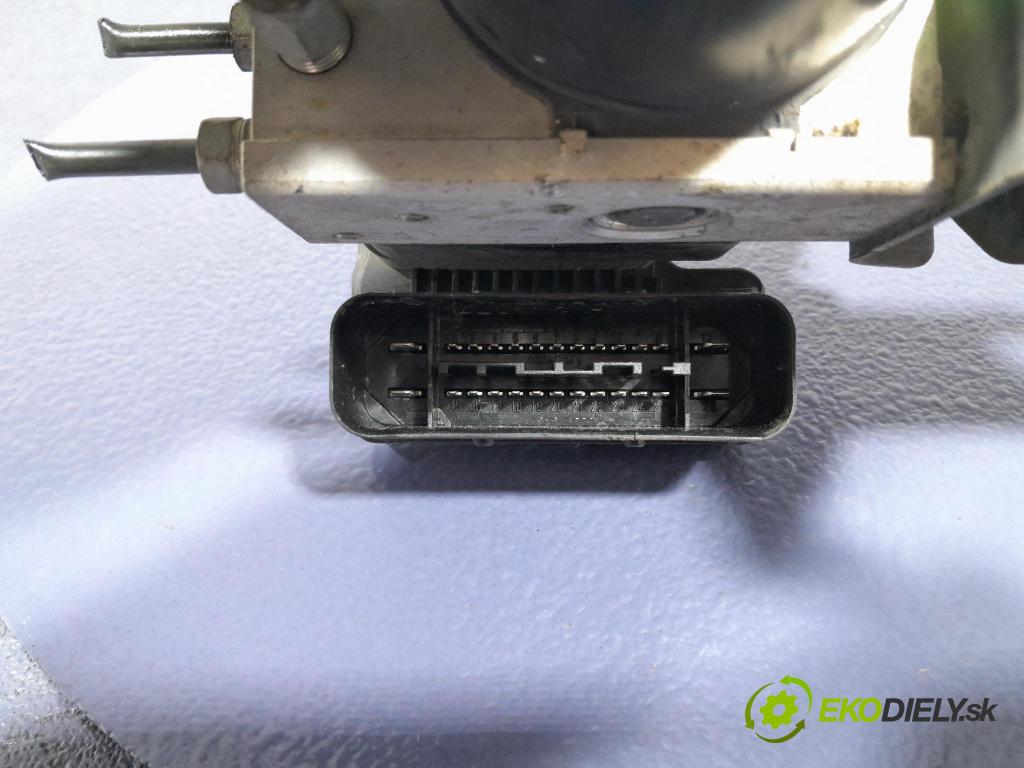 Toyota Yaris 2006 čerpadlo ABS x 44510-0D030