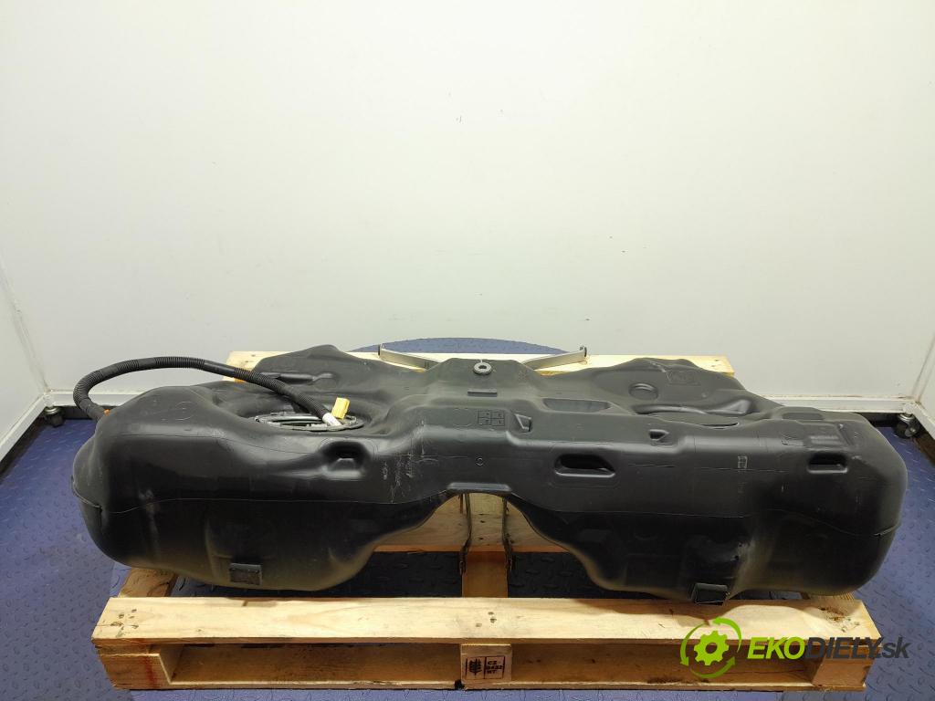 Bmw M5 2019 Nádrž: paliva 8090708