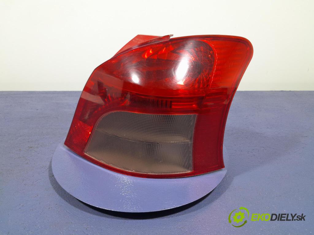 Toyota Yaris 2006 svetlo / reflektor zad Prava: Vonkajsia: