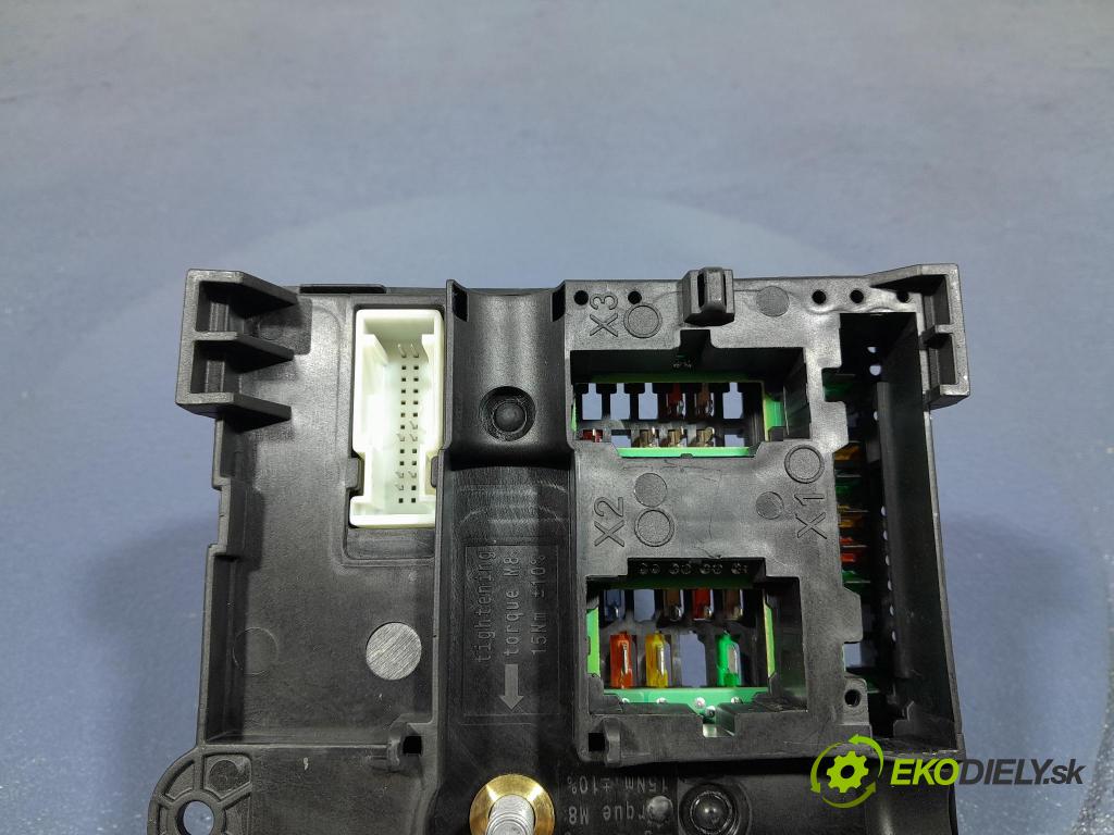 Bmw M5 2019 skrinka Poistky: 6837091