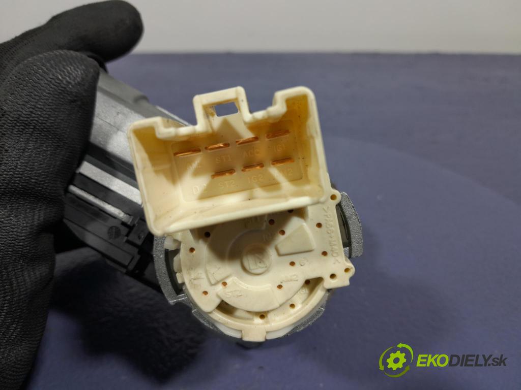 Toyota Yaris 2006 Spínač zapaľovania: N0502241