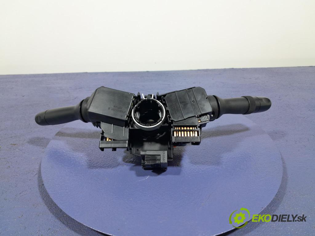 Toyota Yaris 2006 prepínač Komplex: