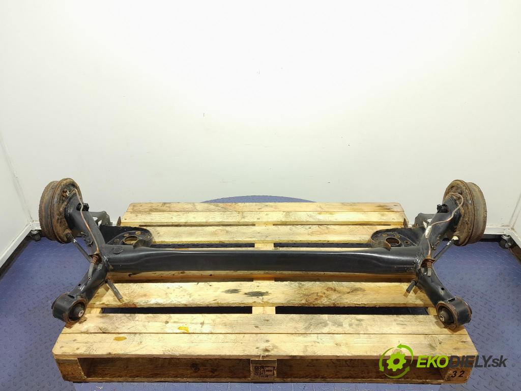 Toyota Yaris 2006 výztuha Pozastavenia: Zad: